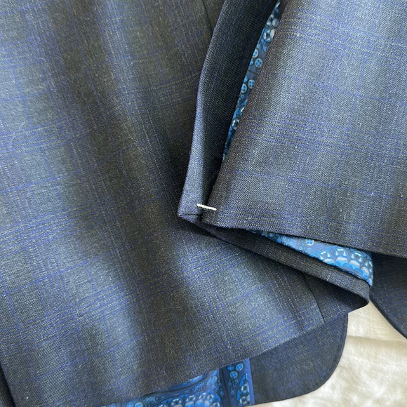 Tallia suit. New! 100% Wool. Jacket size 18, pants size 14 - Picture 8 of 15